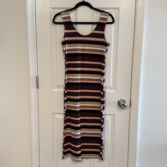 EUC No Boundaries Body Con Striped Sleeveless Maxi Tank Dress Size Juniors M 7/9 - Picture 2 of 9